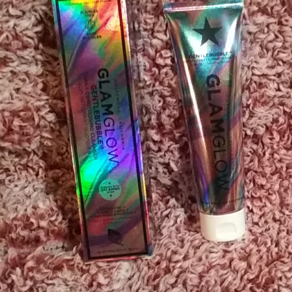 GlamGlow gentle bubble daily conditioning cleanser